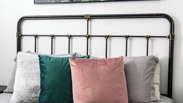 4 dormitorios, tabla de planchar con plancha, wifi gratis y ropa de cama