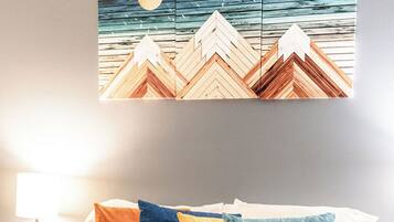 4 bedrooms, iron/ironing board, free WiFi, bed sheets