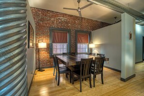 Dining - Rooftop Views in the Heart of Downtown! (Evansville)