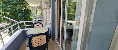 Classic Condo, Garden View | Terrace/patio