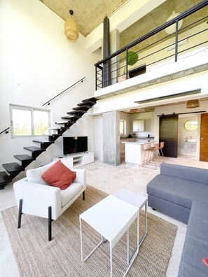 Smart TV, books, computer monitors - Gorgeous Loft in Encuentro 5' walking to the beach (Puerto Plata Province)