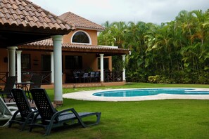 Pool - Villa Aurora JuanDolio-GuavaBerry-3BR-4Bds-6Px-WiFi-BBQ-Pool (Juan Dolio)