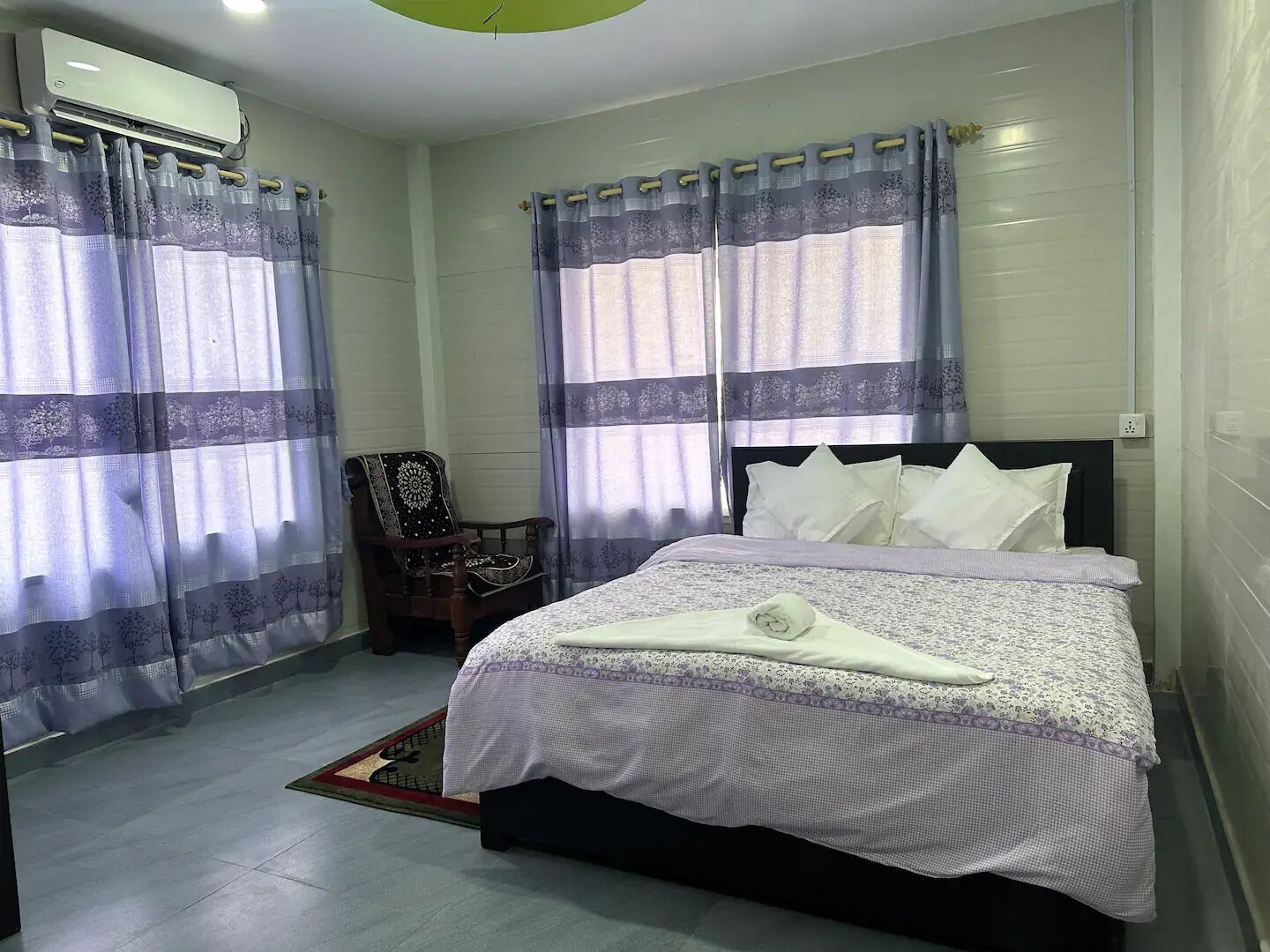 2 quartos, ferros/tábuas de passar roupa, Wi-Fi, roupa de cama