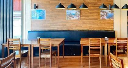 RedDoorz @ 4ks Pension House Bogo City Cebu