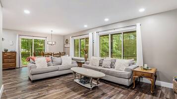 Smart TV, DVD player, table tennis, books