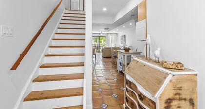 2-bedroom condo in delightful Fort Pierce with WiFi, AC, fitness room