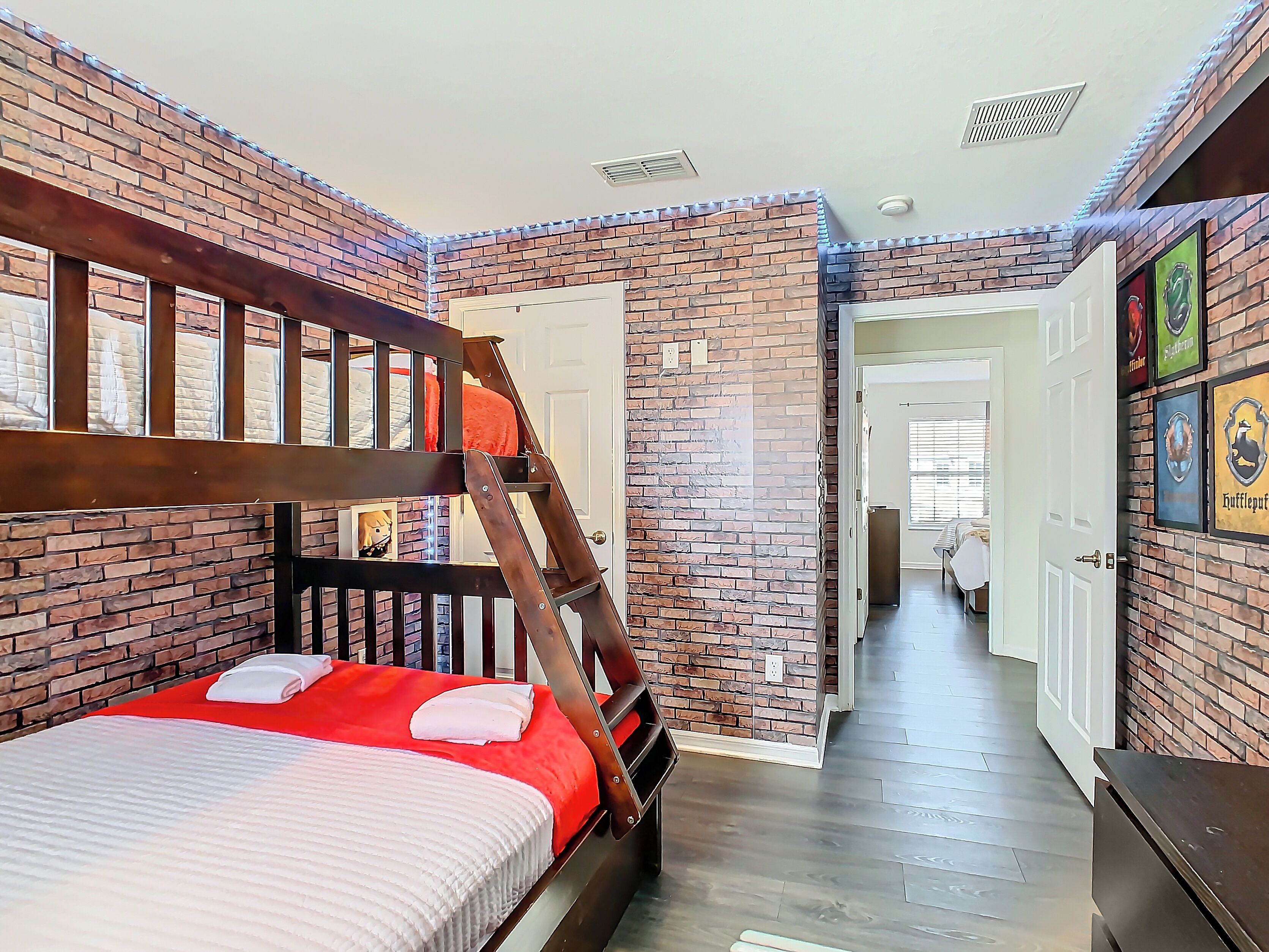 3 bedrooms, iron/ironing board, travel crib, free WiFi