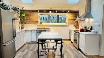 電子レンジ、オーブン、コンロ、食器洗い機