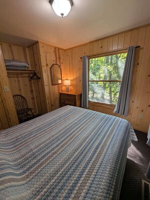 2 bedrooms, iron/ironing board, travel cot, free WiFi