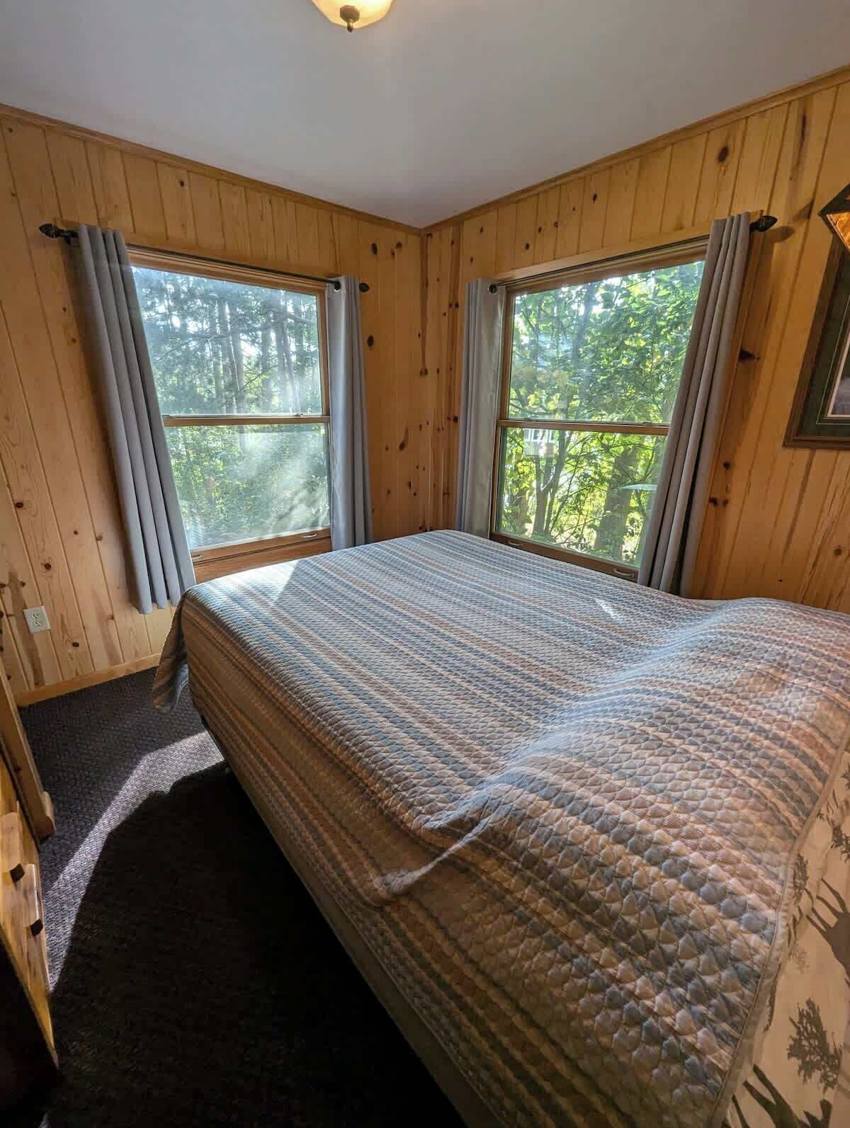 2 chambres, fer et planche à repasser, lit parapluie, Wi-Fi gratuit