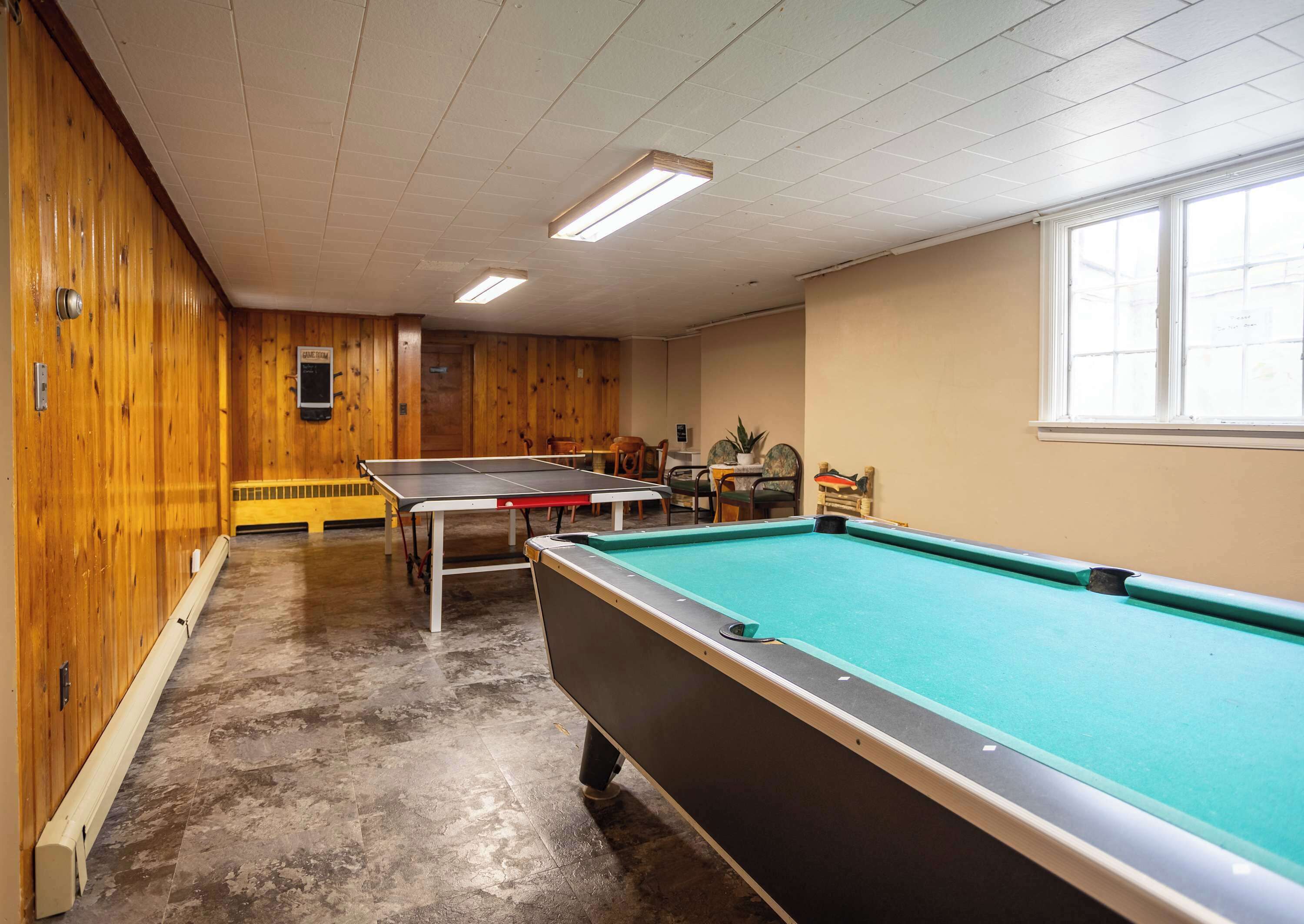 Spielezimmer