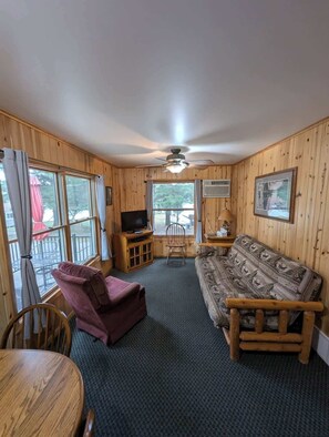 TV, table tennis - 2BR 1BA Cabin #7 @ Riverside Point Resort (Park Rapids)