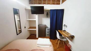 Premium bedding, down duvets, minibar, desk