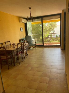 Dining - Fréjussien apartment by the sea (Fréjus)