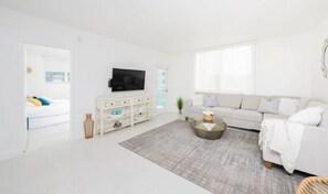 Smart TV - Modern 2BR Oceanfront Condo at Hollywood Beach (Hollywood)