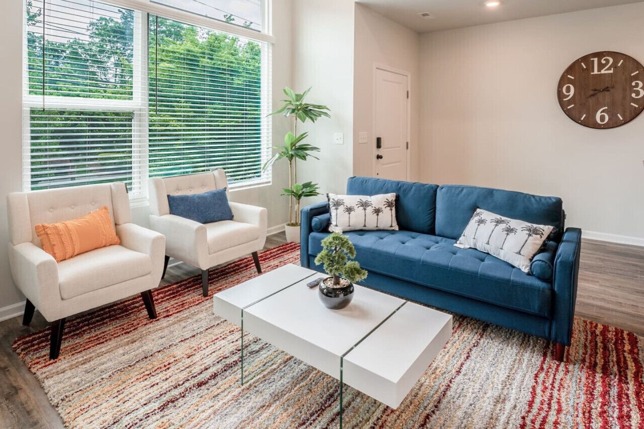 Uptown Charlotte Stay 3B and 2.5B King Bed/sleeps 8