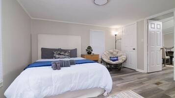 3 bedrooms, desk, iron/ironing board, WiFi