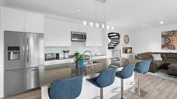 Condo, Multiple Beds (Turtle River Retreat) | Private kitchen