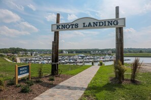 House, Multiple Beds (Ship, Captain, Crew) | Marina - Ship, Captain, Crew (Ottawa)