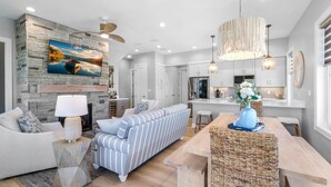 House, Multiple Beds (Port Place Paradise) | Living area - Port Place Paradise (Ottawa)