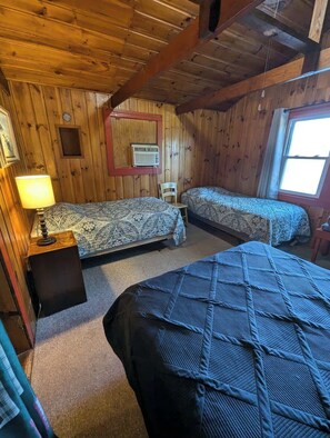 2 bedrooms, iron/ironing board, travel crib, free WiFi