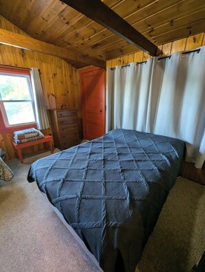 2 bedrooms, iron/ironing board, travel crib, free WiFi