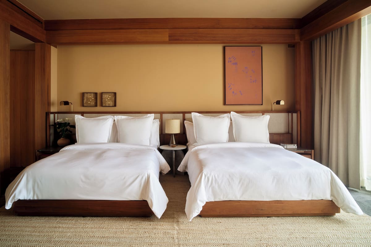 Ropa de cama de alta calidad y artículos del minibar gratis
