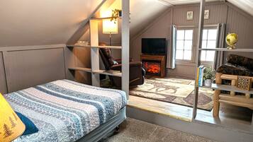 Iron/ironing board, travel cot, free WiFi, bed sheets