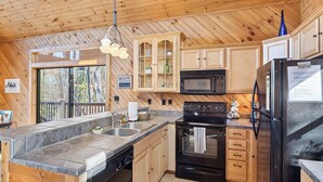 Private kitchen - Mountain Views from Sofa and Huge Deck! (Gatlinburg)