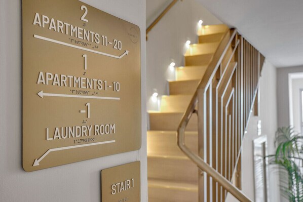 Front Lobby (Directory) - Vonder Miami Beach - Unit 3 (Miami Beach)