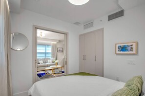 1 dormitori, escriptori, planxa i posts de planxar i wifi gratuïta 