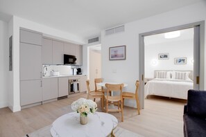 1 slaapkamer, een bureau, een strijkplank/strijkijzer, gratis wifi