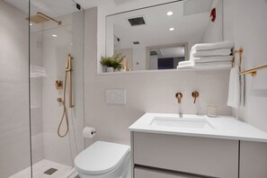 Free toiletries, hair dryer, towels - Vonder Miami Beach - Unit 8 (Miami Beach)