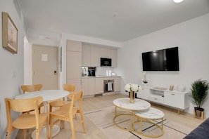 Dining - Vonder Miami Beach - Unit 8 (Miami Beach)