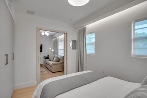 1 soverom, skrivebord, strykejern/-brett og wi-fi (inkludert)