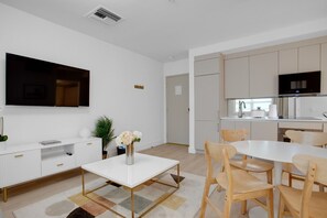 Dining - Vonder Miami Beach - Unit 17 (Miami Beach)