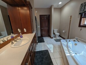 Secador de pelo, toallas