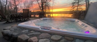 Luxury 5BR Lake Front Home  | 5 Bed, 4.5 Bath