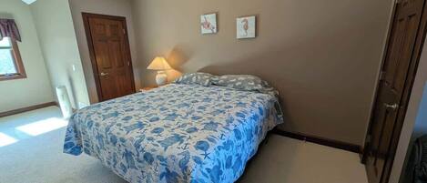 5 camere, una scrivania, ferro/asse da stiro, culla da viaggio