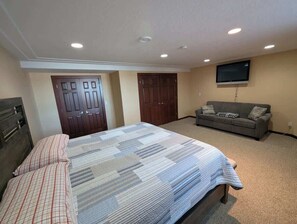 5 bedrooms, iron/ironing board, travel crib, WiFi