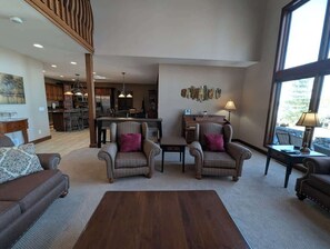 Smart TV, fireplace, table football, offices - Luxury 5BR 4.5BA Long Lake, Waterfront Home (Park Rapids)