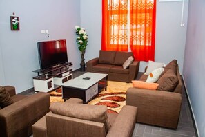 Flat-screen TV - Accra Cosy Homes (Ngleshi Amanfro)