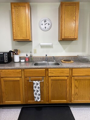 電子レンジ、オーブン、コンロ