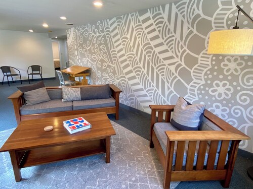 1-bedroom apartment with AC, WiFi walking distance to downtown Penn Yan