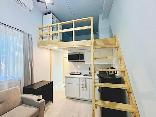 Private and Cozy Loft Close to the Airport in Etobicoke
