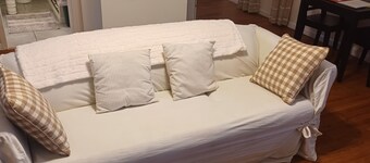 Cozy studio in charming Elkton with AC and WiFi included. 3 miles from Fair Hill