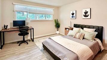 2 bedrooms, desk, iron/ironing board, free WiFi