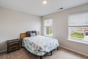 3 Schlafzimmer, Bügeleisen/Bügelbrett, Reisekinderbett, WLAN