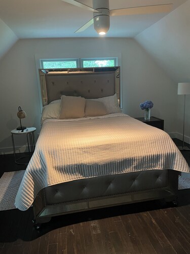 Cozy en-suite in beautiful East Hampton with AC, WiFi