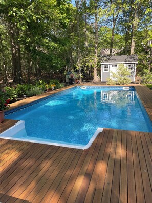 Pool - Cozy en-suite in beautiful East Hampton with AC, WiFi (East Hampton)